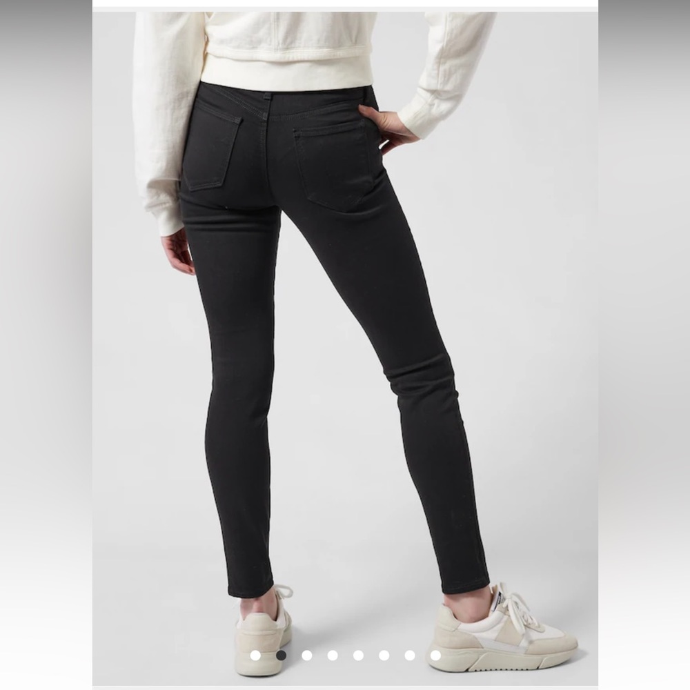 Athleta Flex Ultra Skinny in Black. Size. 2